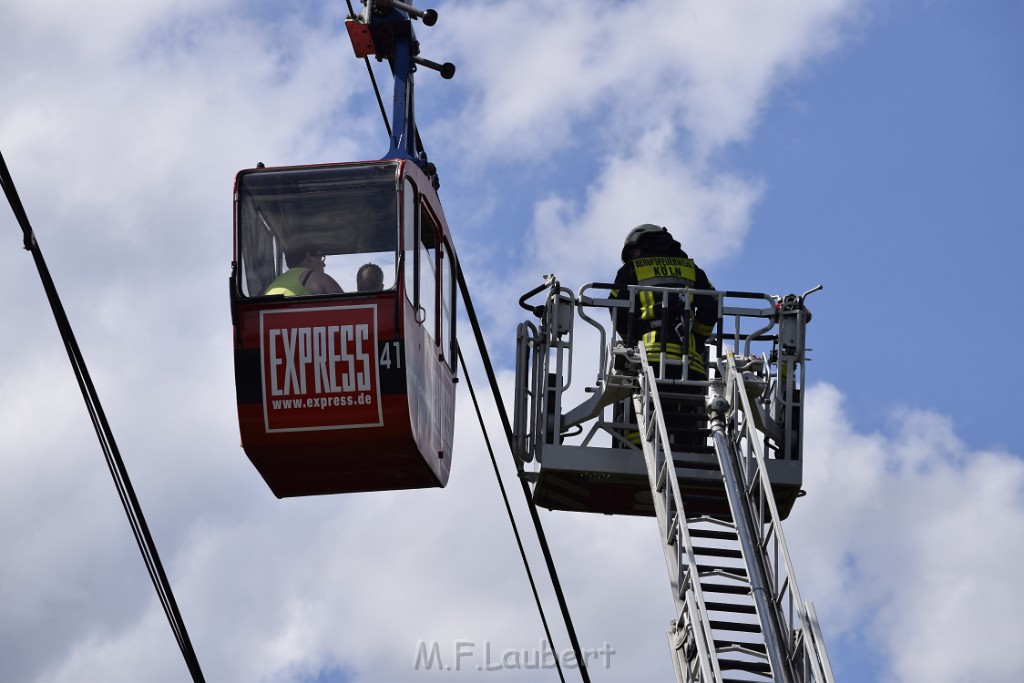 Koelner Seilbahn Gondel blieb haengen Koeln Linksrheinisch P019.JPG - Miklos Laubert